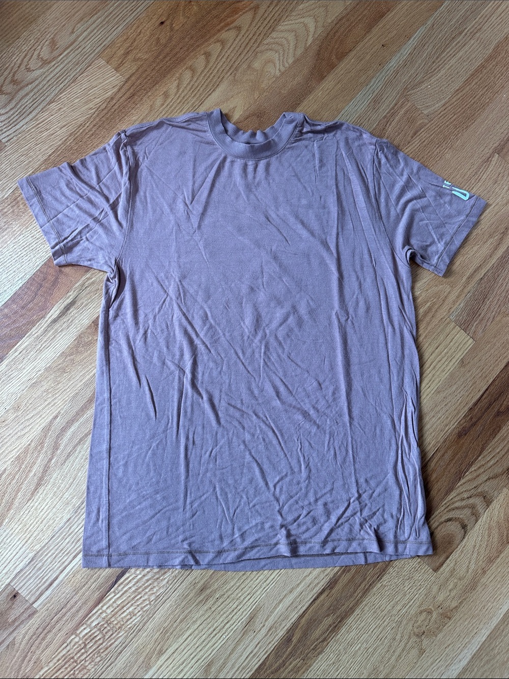 SKIMS Short Sleeve Crew Neck T-Shirt in Mauve
